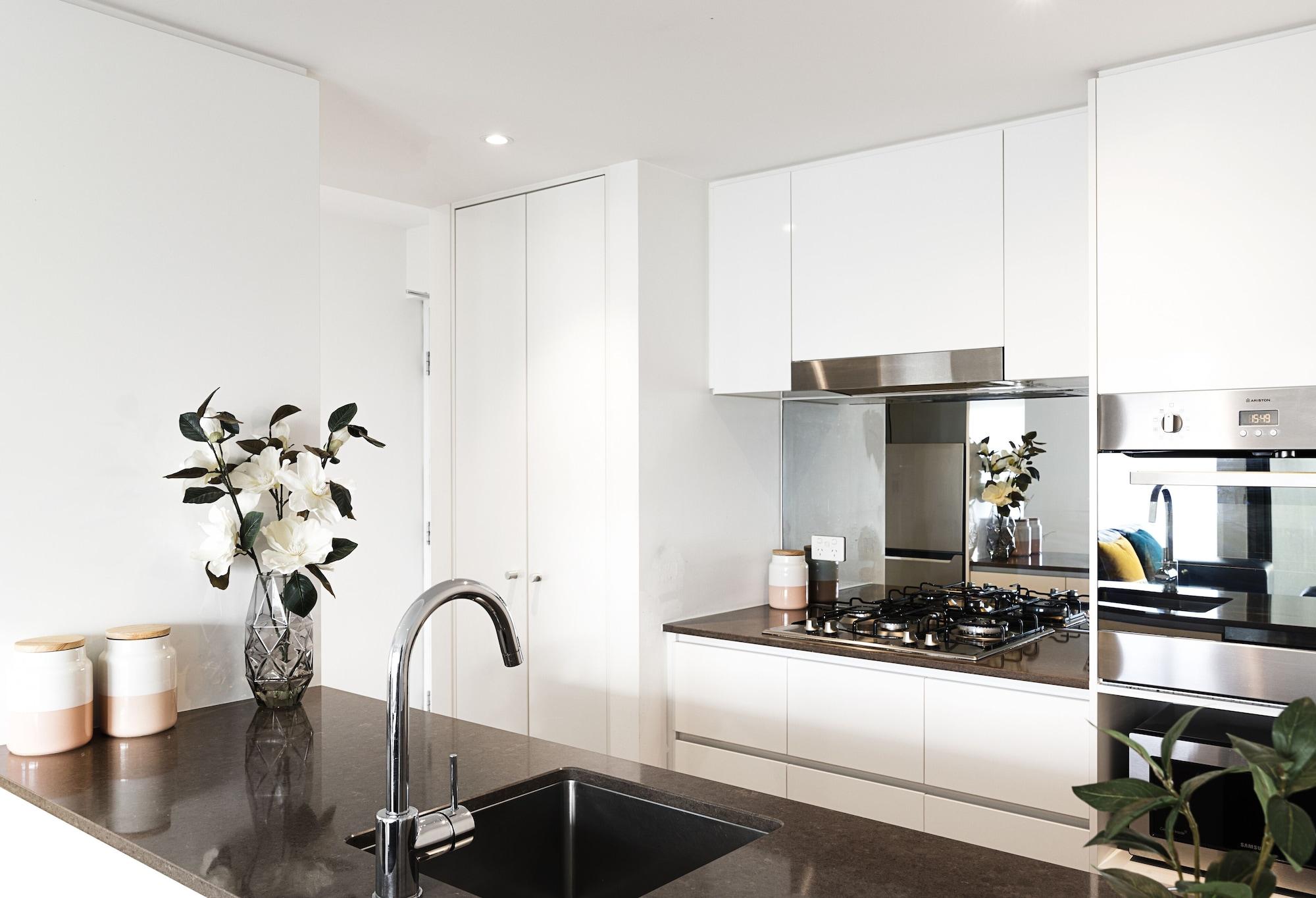 Rnr Serviced Apartments North Мельбурн Экстерьер фото